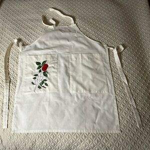 White Apron Plus Size with Embroidered Floral Design on pocket